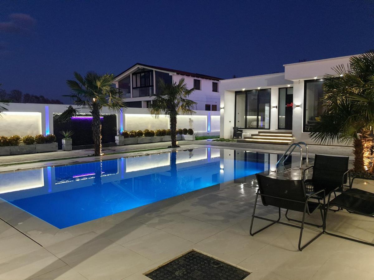 Vila Lt Luxury